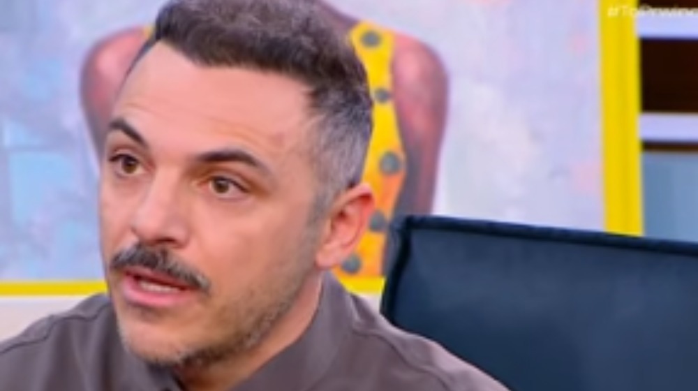 Δόξας: «Η βία που έχω υποστεί είναι τρομακτική, έχω φάει ξύλο και δεν τολμάω να το πω επειδή είμαι άντρας» [βίντεο]